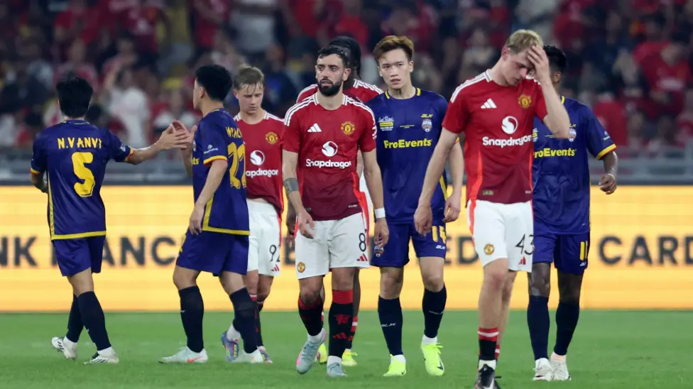 Loud Boos Echoes As Manchester United Loses 1-0 To Asean All Stars