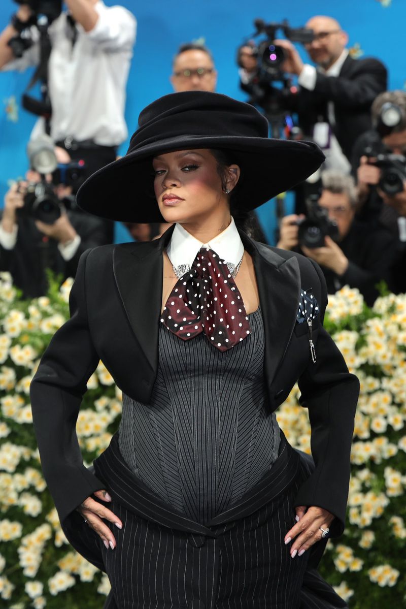 Rihanna Reveals 3rd Child is on the way!