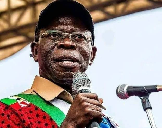 Oshiomhole Blames Buhari For Depreciating Naira, Says Tinubu Inherited Problems!
