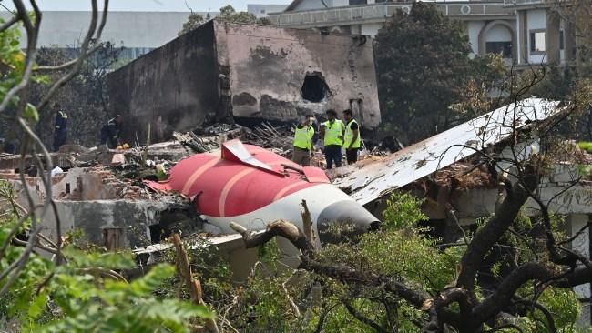 Air India Pilot Allegedly Crashed Plane Intentionally - Avaition Expert Claims