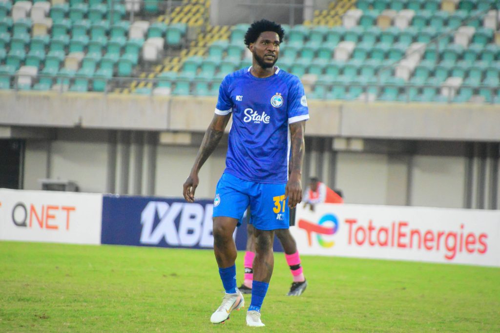 Former Striker, Brown Ideye, Calls Out Enyimba Over Unpaid Debt